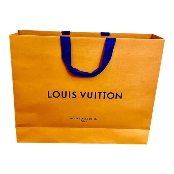 AUTHENTIC DESIGNER GIFT/SHOPPING BAGS AND BOXES - VCA, CARTIER, LV. PRADA, ETC. - Picture 4 of 10